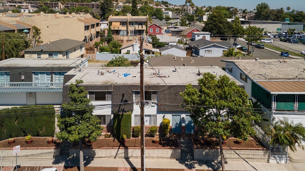 Building Photo - 2210 Gaviota Ave