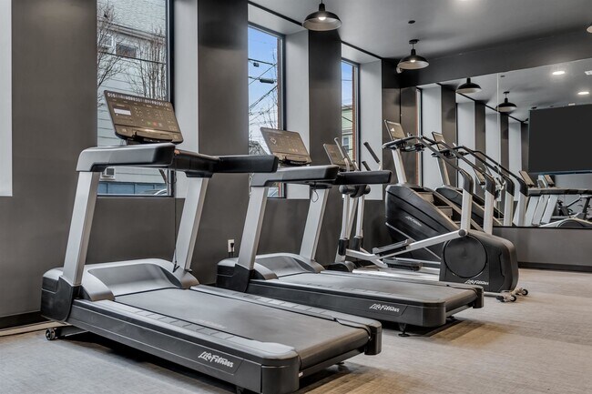 Building Photo - 345 AVENUE A Ave