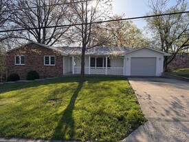 Building Photo - 610 Sue Dr