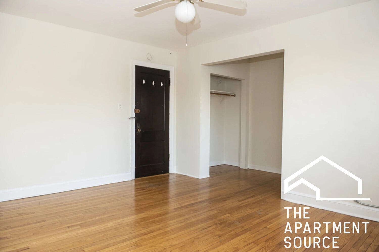 Building Photo - 3346 N Marshfield Ave