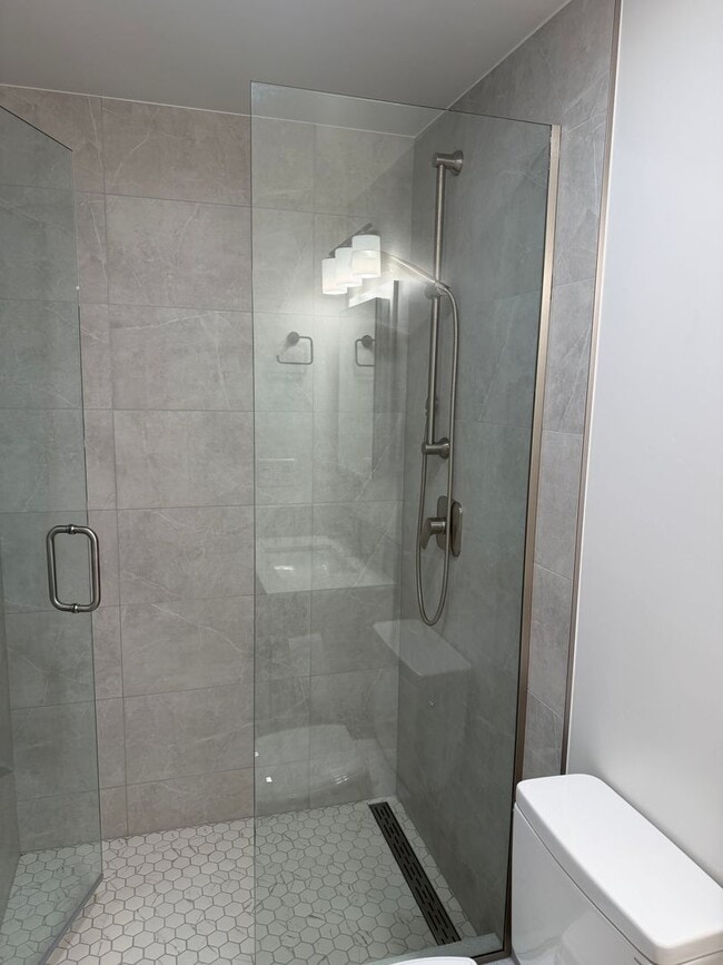 Building Photo - Beautiful 4 bedroom, 3 bathroom home in Eugene!