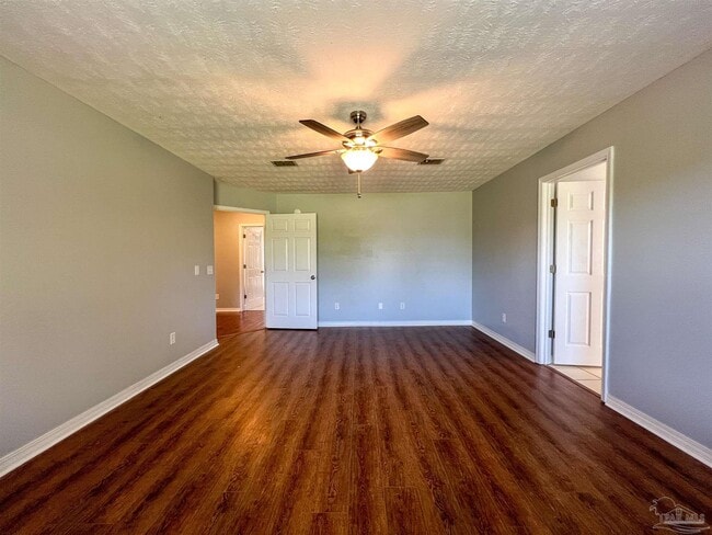 Building Photo - 7342 Wymart Rd