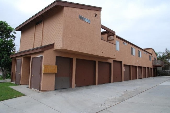 Building Photo - 2501 FLORIDA St