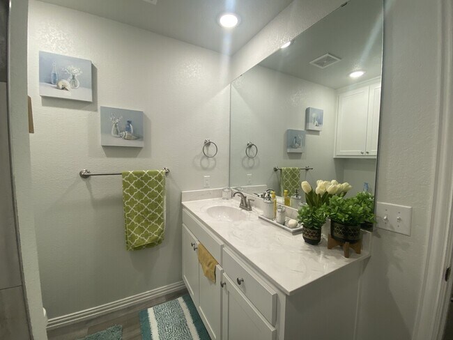 Building Photo - 5031 Olivia