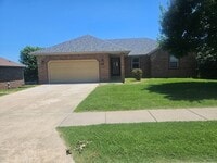 Building Photo - WOW! Look at this property ! You cant beat this price in NIXA-3200 SQ FT
