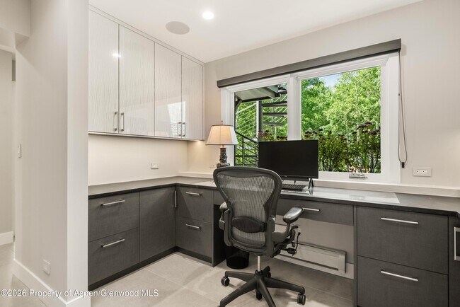 Building Photo - 552 Mountain Laurel Dr