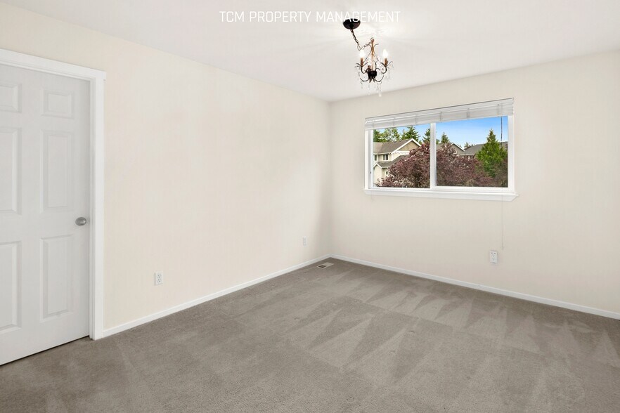 Building Photo - 6412 77th Dr NE