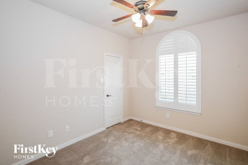 Building Photo - 1629 Signature Dr