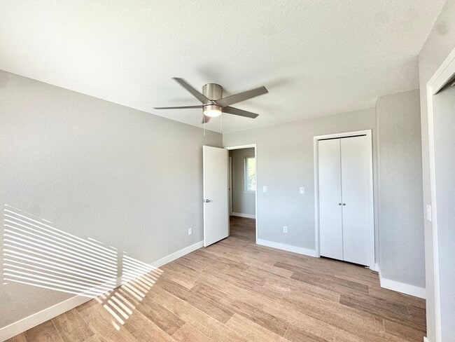 Building Photo - Beaitifully updated 2 bedroom 1.5 bathroom...