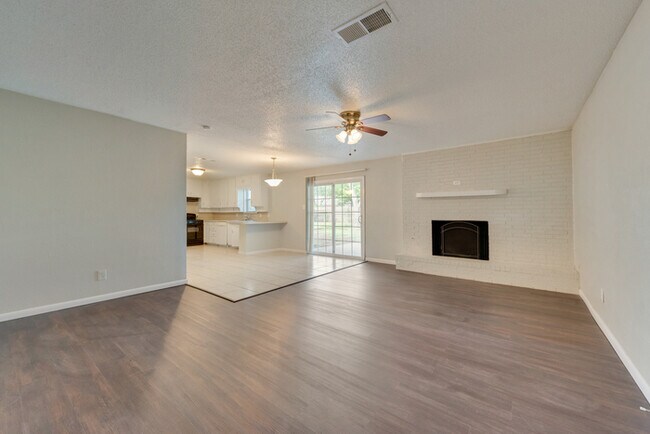 Building Photo - Neighborly Estate in North Richland Hills
