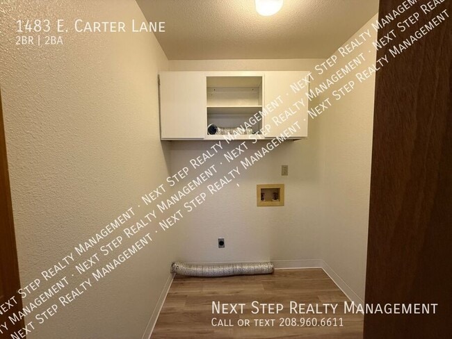 Building Photo - 1483 E Carter Ln