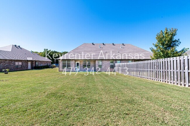 Building Photo - 4870 Castlewood Ln