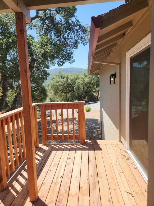 Building Photo - Lovely 2 bedroom, 2 bath in the Oakmont 55...