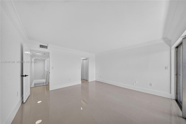 Building Photo - 9351 Fontainebleau Blvd