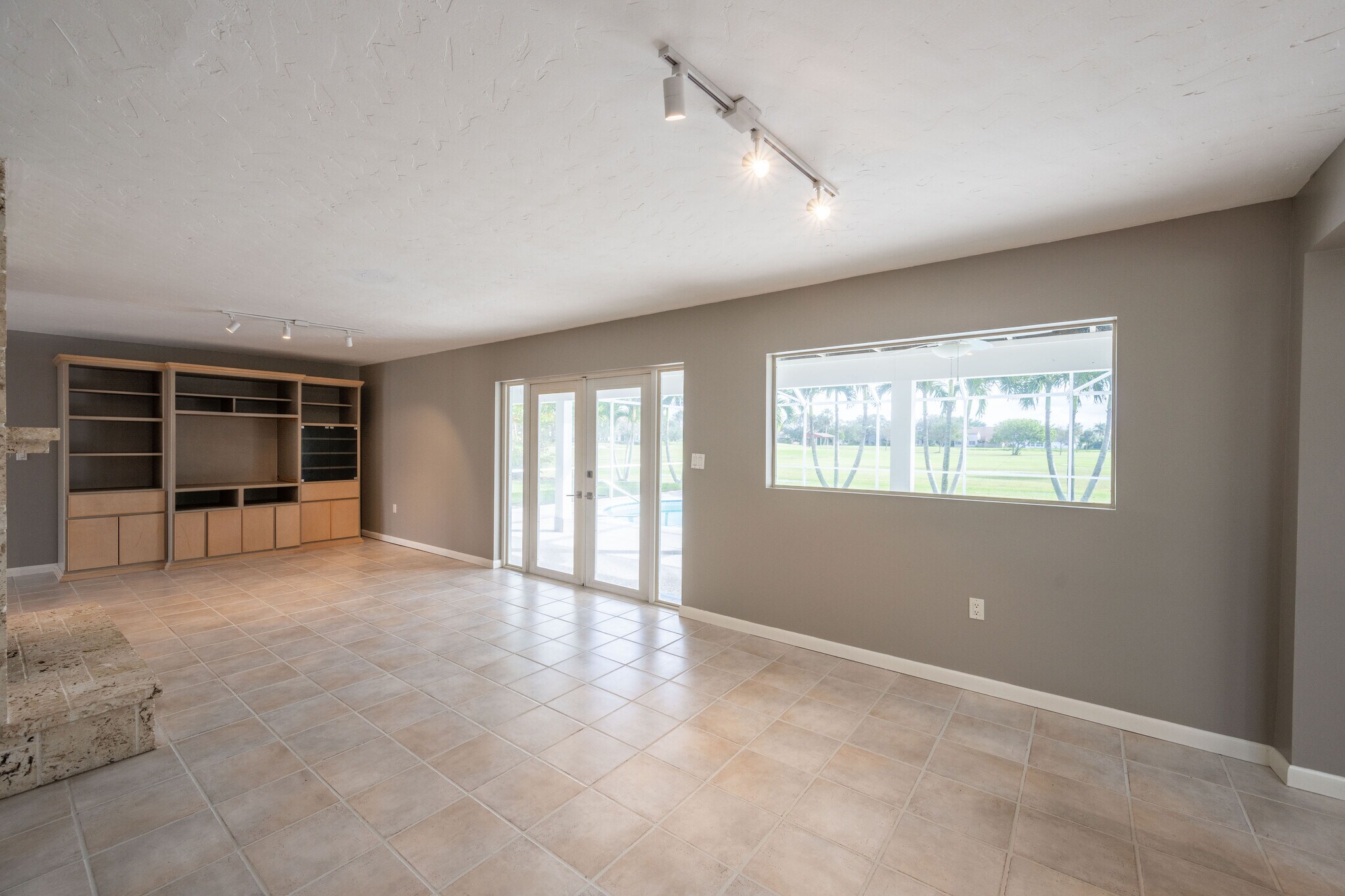 Building Photo - 6 Country Club Rd