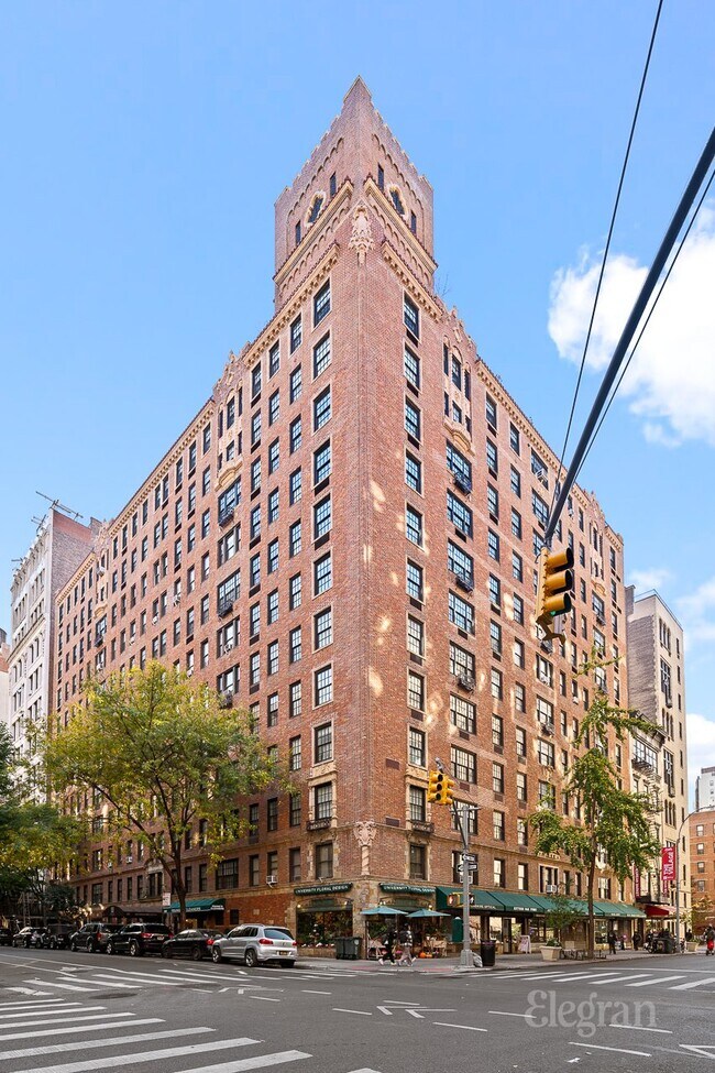 Building Photo - 28 E 10th St