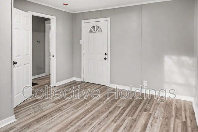 Building Photo - 3640 Wenonah Rd SW