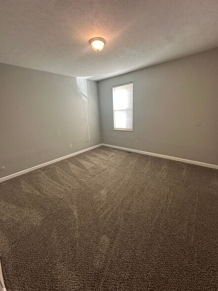 Building Photo - 1572 Elizabeth St