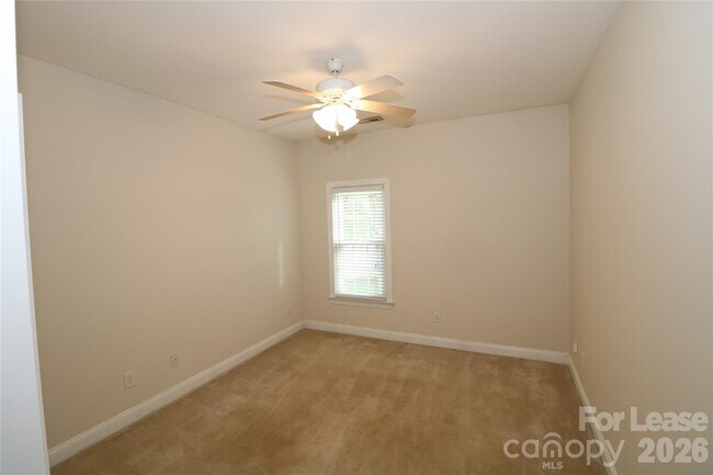 Building Photo - 166 Oak Haven Pl NW