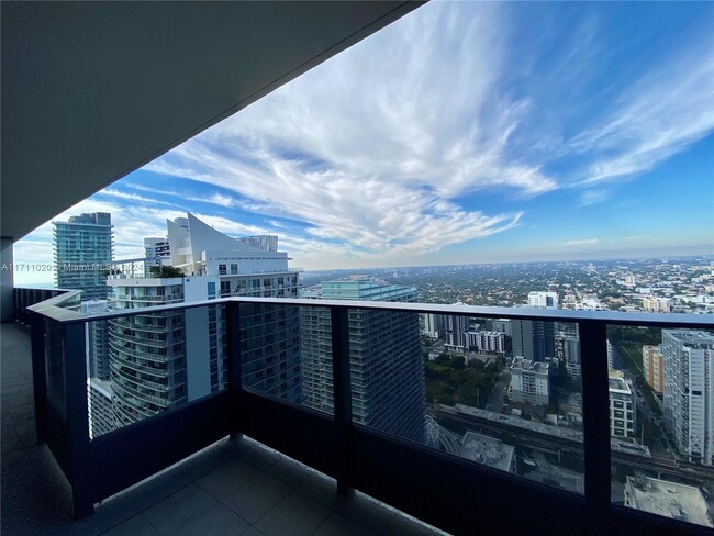 Building Photo - 1000 Brickell Plaza