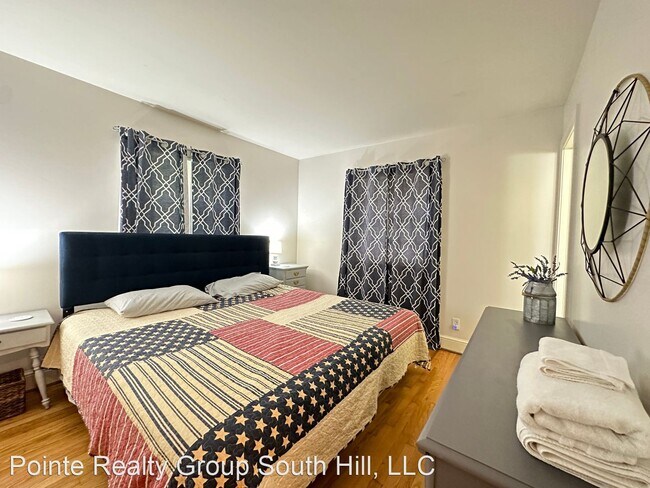 Building Photo - 2 br, 1.5 bath House - 1392 Jefferson St