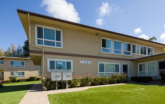 Building Photo - 2BR in La Jolla ~ 1 Mile from the Beach!