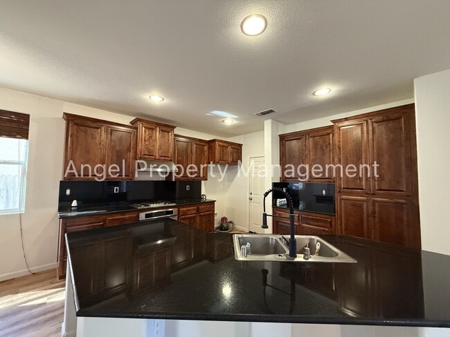 Building Photo - 3055 Brunnet Ln