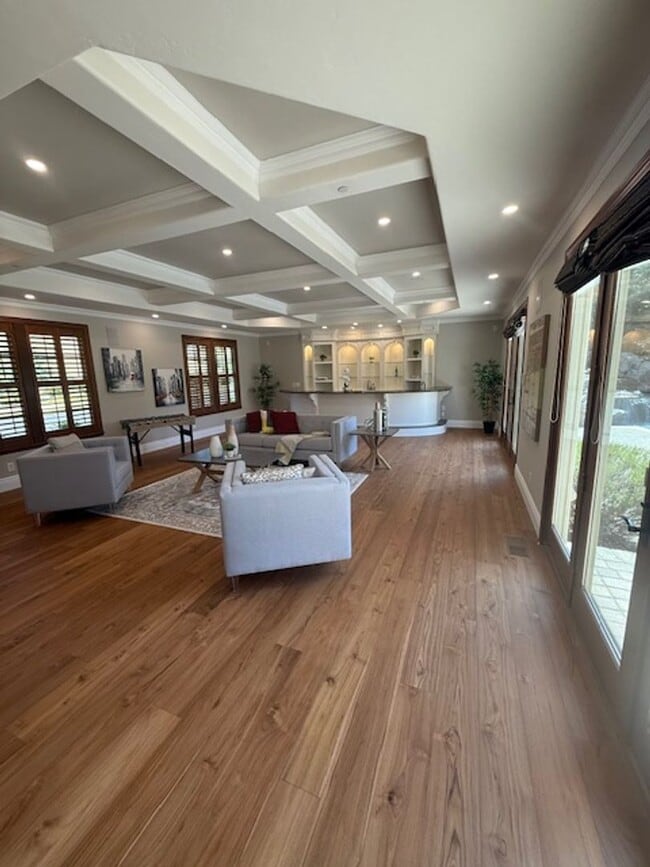 Building Photo - Luxury Two-Story 4BD/4.5BA Home, Located i...