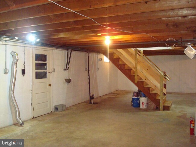 Building Photo - 1158 Horseshoe Pike