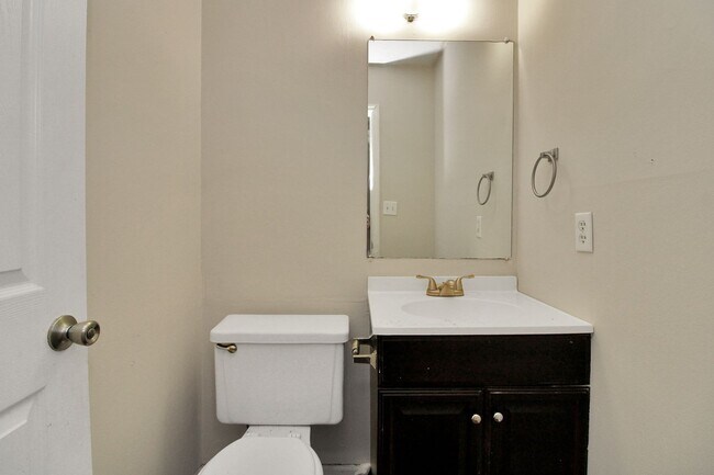 Building Photo - 3918-3920 Rock Quarry Rd