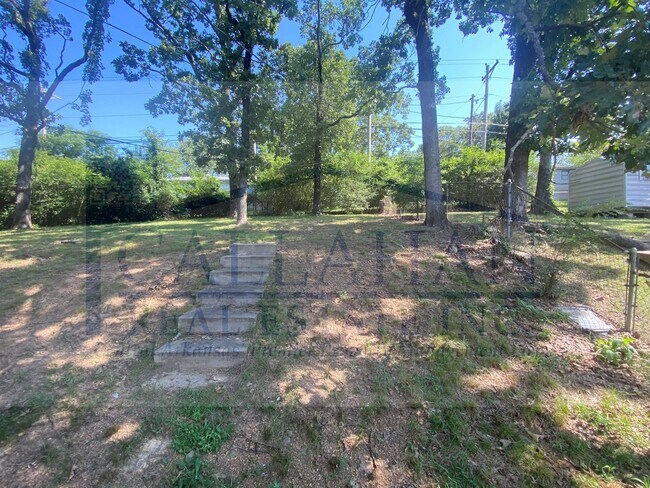 Building Photo - NLR 2 Bedroom Home