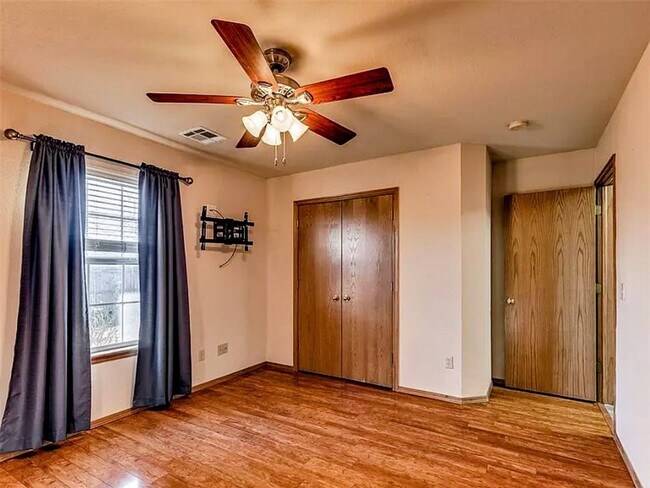 Building Photo - 4012 Morning Star Dr