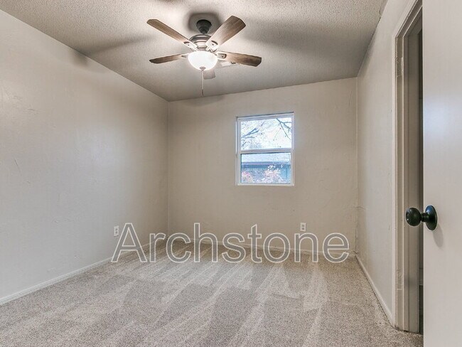 Building Photo - 401 NW 86th St