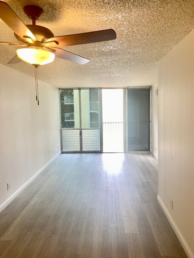 Building Photo - Renovated 1 bedroom 1 bath near Schofield Barracks!