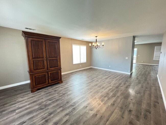 Building Photo - Calling All Military Families!!!Beautiful ...