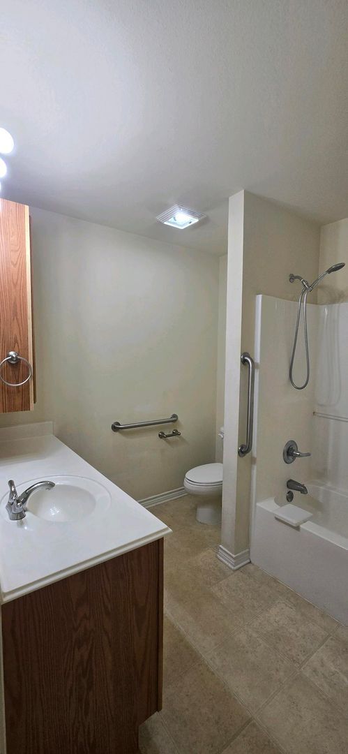 Building Photo - Cozy 2 Bedroom 2 Bath Duplex in Longview!