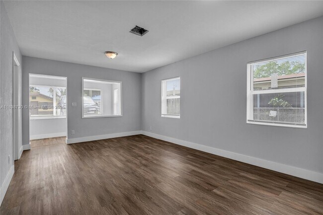 Building Photo - 2243 Greene St.