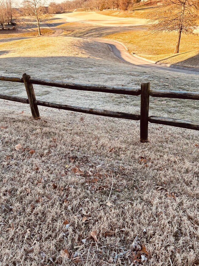 Building Photo - Gorgeous Home Located on Rivercut Golf Cou...