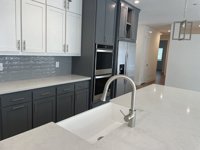 Building Photo - 1705 Berrywood Dr