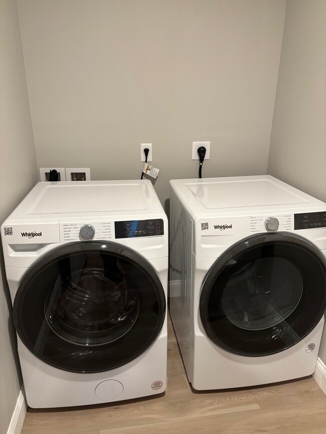 laundry - 102 Sycamore Ln