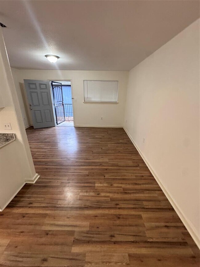 Building Photo - 8207 Sam Rayburn Dr