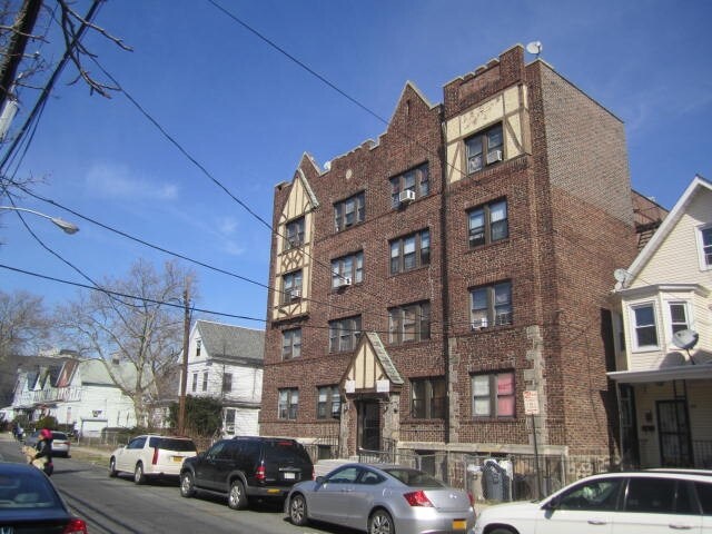 Building Photo - 237 Franklin Ave
