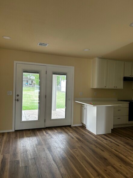 Building Photo - 2129 Turner Dr
