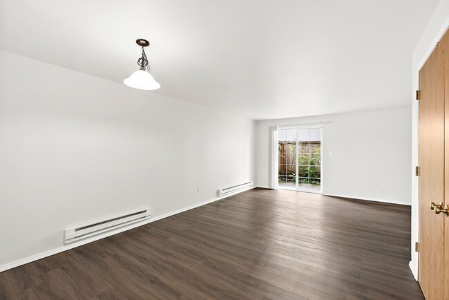 Building Photo - Ewert 3010