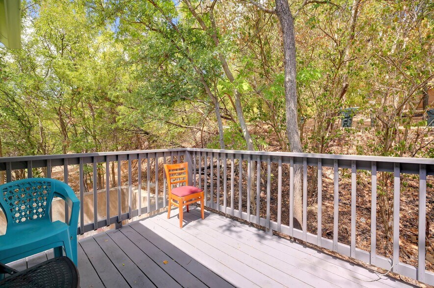 Building Photo - 801 Bracewood Cir