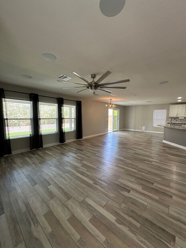 Building Photo - 7758 Meng Ct