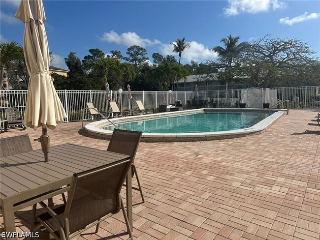 Building Photo - 4621 Bayshore Dr