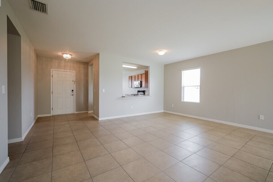 Building Photo - 1301 SW 9th Ct
