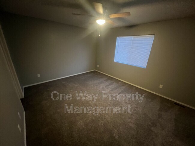 Building Photo - 2921 Anchor Dr