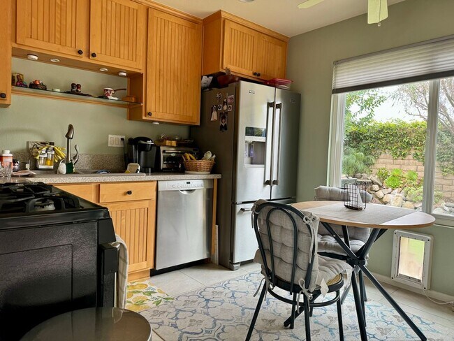 Building Photo - Nicely updated, one story Mission Oaks Home in Camarillo